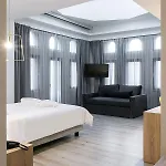 Superior One Boutique Soluň