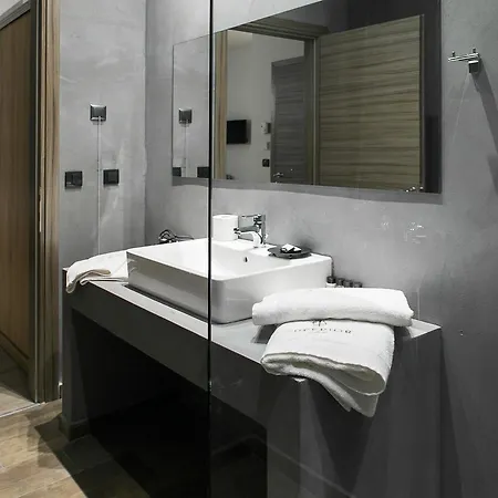 Superior One Boutique Ξενοδοχείο 4*