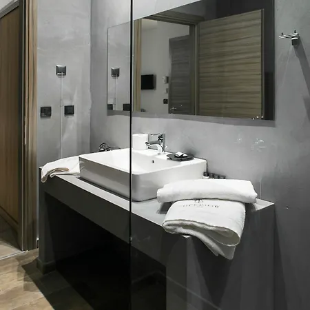 Superior One Boutique 4*