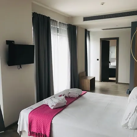 Superior One Boutique מלון 4*