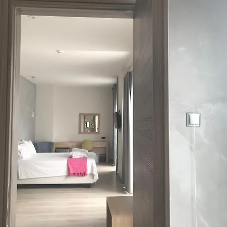 Hotel Superior One Boutique 4*