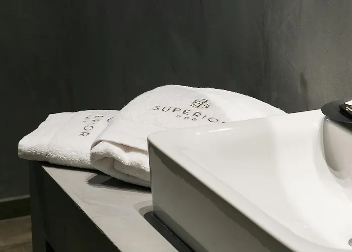 מלון Superior One Boutique